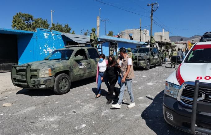 SANTIAGO TENANGO . Al menos  cinco muertos por estallido de polvorín