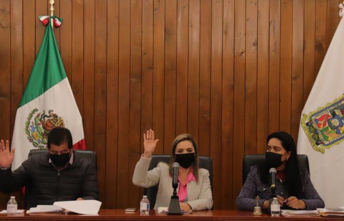 SAN PEDRO CHOLULA . Entrega la alcaldesa Paola Angon uniformes a elementos de la Secretaría de Seguridad Ciudadana.