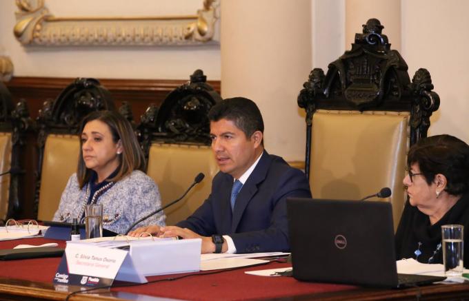 AYUNTAMIENTO . Estudiantes universitarios realizan sesión de Cabildo Universitario.