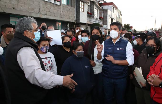 AYUNTAMIENTO . Realiza caminata por la seguridad el alcalde Eduardo Rivera.