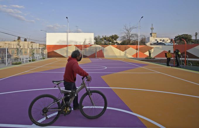 Concluyen trabajos de rehabilitación de la calle y cancha Alhelí en Viveros del Valle.