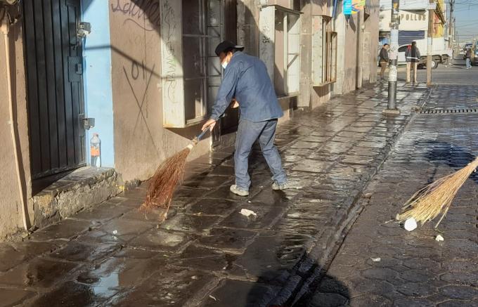 Jornada de limpieza y restauración de imagen urbana en la 8, 10 y 12 Poniente.