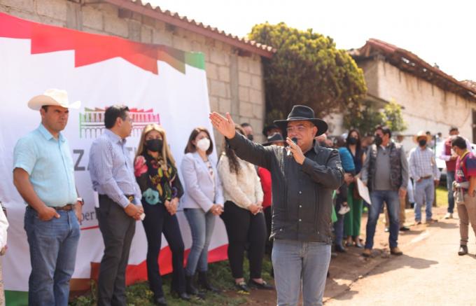 Ayuntamiento de Zacatlán inicia obras de pavimentación en la cabecera municipal.