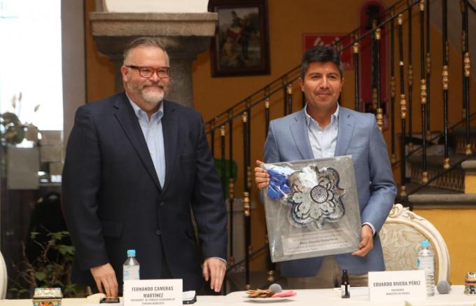 Recibe el alcalde Eduardo Rivera reconocimiento por parte del Consejo Ciudadano de Turismo.