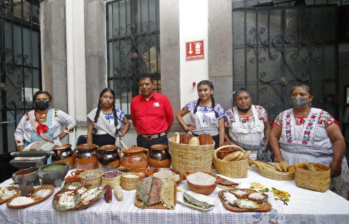Invita el Ayuntamiento de Puebla a la feria de la gordita 2022.