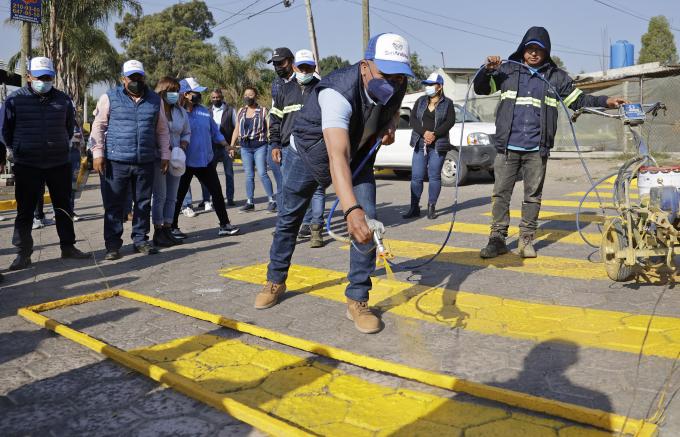 Lleva San Andrés Cholula servicios municipales a la junta auxiliar San Francisco Acatepec.