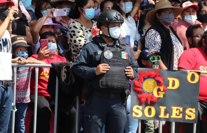 Reporta el Ayuntamiento de Puebla saldo blanco en el desfile cívico militar del 5 de Mayo.
