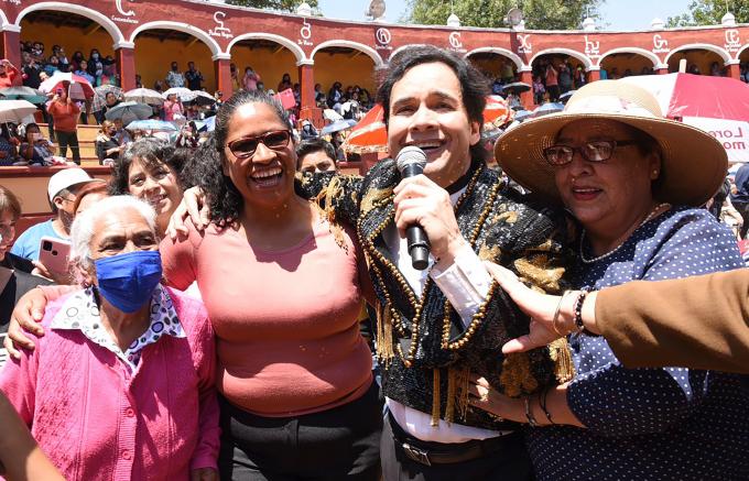 Gilberto Gless  celebra a las mamás de Tlaxcala Capital