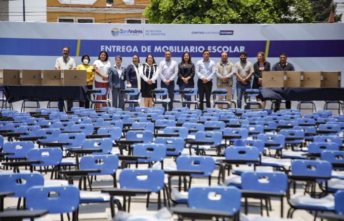 Entrega Edmundo Tlatehui mobiliario y equipo de cómputo a 23 escuelas primarias