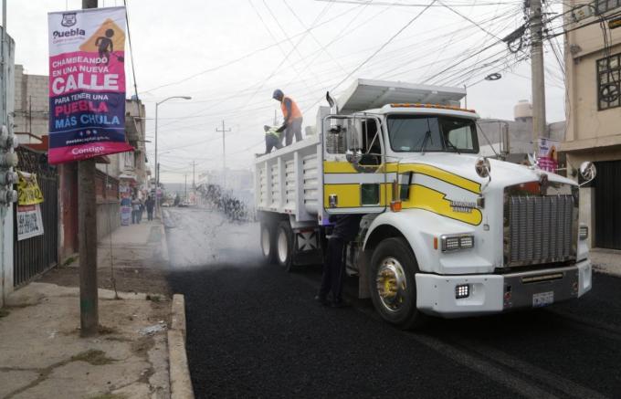 Ayuntamiento de Puebla avanza con obra de mejoramiento vial en Satélite Magisterial