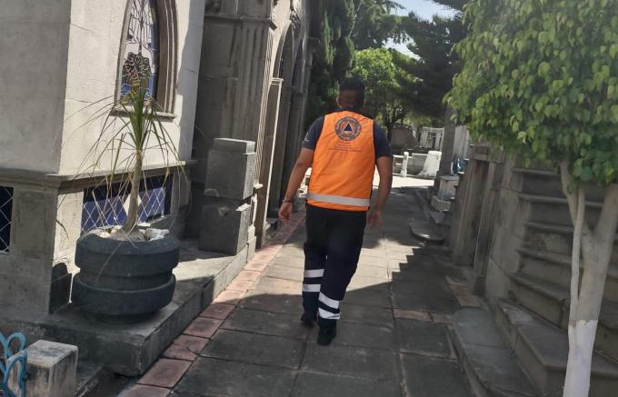 Ayuntamiento de Puebla revisa medidas de seguridad en panteones por Día del Padre