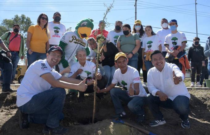 Encabeza Eduardo Rivera la Jornada Masiva de Adopción y Reforestación como arranque del programa "Aire Joven".