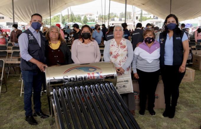 Entrega el alcalde de San Andrés Cholula, 200 calentadores solares