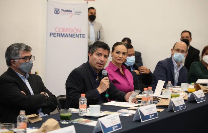 Eduardo Rivera preside séptima sesión de la Comisión Permanente por Puebla