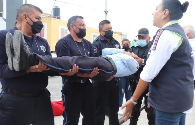 Capacitan a elementos de SSC Cholula en primeros auxilios  protección civil