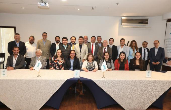 Sostiene encuentro Eduardo Rivera con miembros del Consejo de la Unión Social de Empresarios de México en Puebla