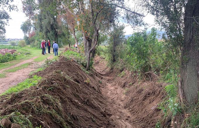  Desazolvan barrancas que desembocan en la Laguna de Acuitlapilco