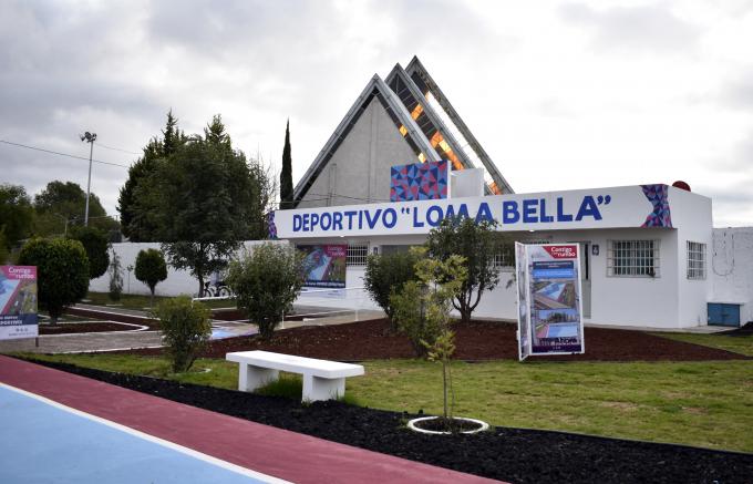 Inaugura el Ayuntamiento de Puebla rehabilitación del complejo deportivo de Loma Bella.