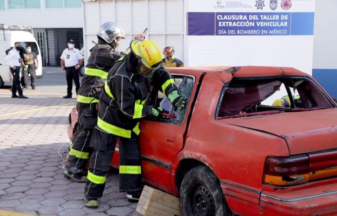 Conmemora Protección Civil de San Andrés Cholula Día del Bombero con taller de extracción vehicular