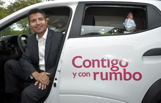 Club de empresarios dona vehículo al SMDIF en apoyo al programa Médico Contigo