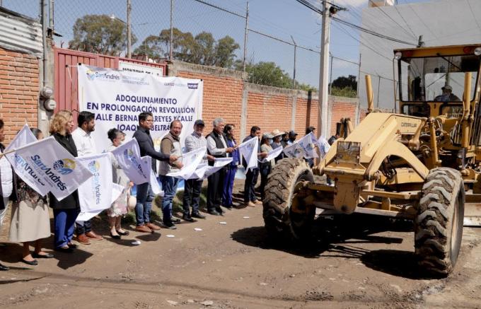 Inicia Edmundo Tlatehui ampliación de drenaje y adoquinamiento en la cabecera municipal y colonia Emiliano Zapata