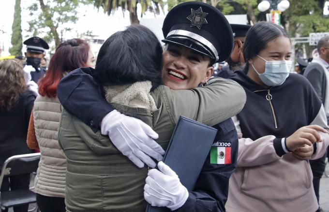 Encabeza Eduardo Rivera la graduación de 52 nuevos uniformados que se sumas a las filas de la SSC