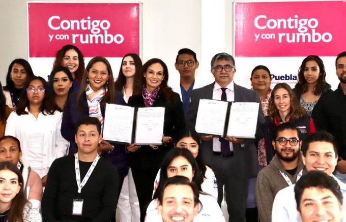 SMDIF firma convenio de colaboración con la BUAP para mejorar hábitos alimenticios