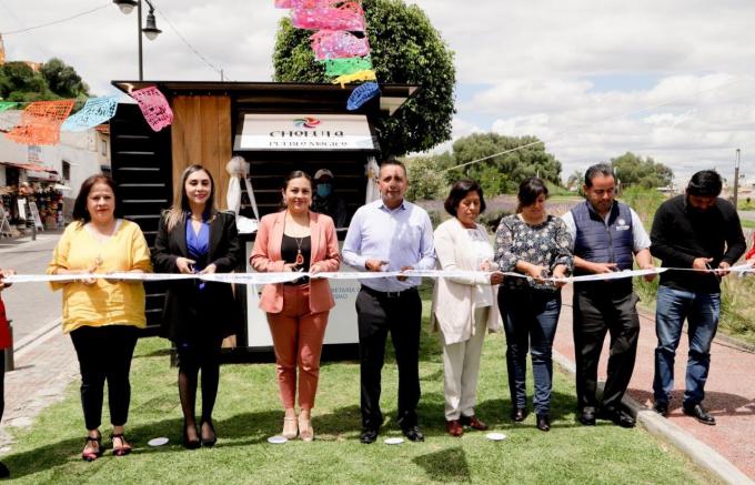 Inaugura módulos de información turística en San Andrés Cholula, el alcalde Edmundo Tlatehui