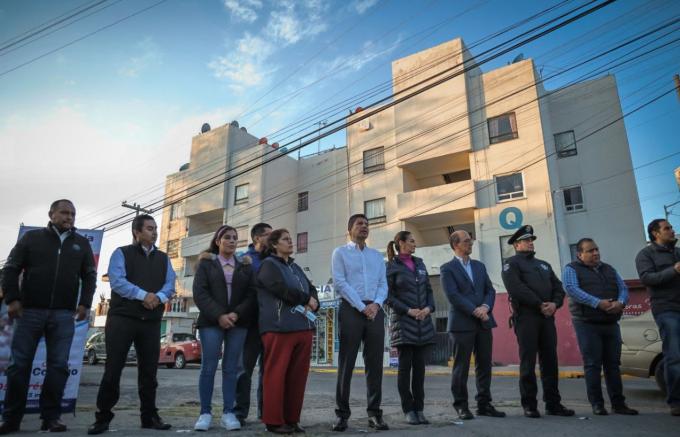 El alcalde de Puebla entrega cheque 950 del programa Créditos Contigo