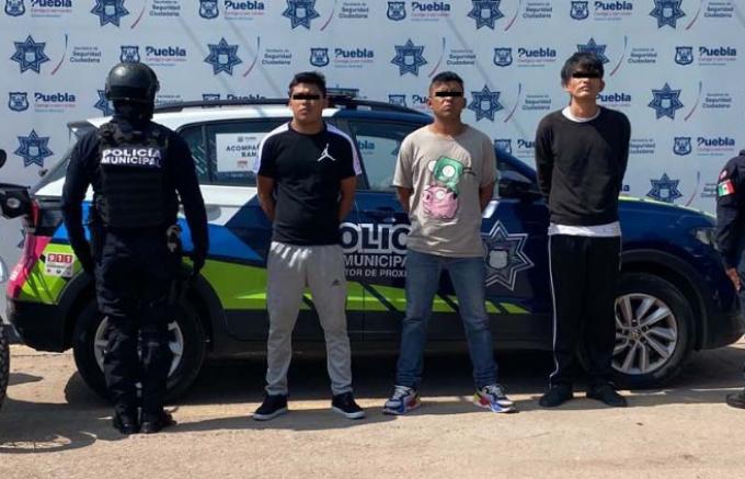 Detiene SSC de Puebla a cuatro presuntos asaltantes de transporte público.