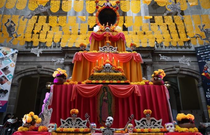 Más de 250 mil personas han visitado el Segundo Corredor Metropolitano de Ofrendas en Puebla.