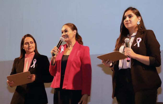 Concluye Mes Rosa con más de 300 mastografías en Puebla