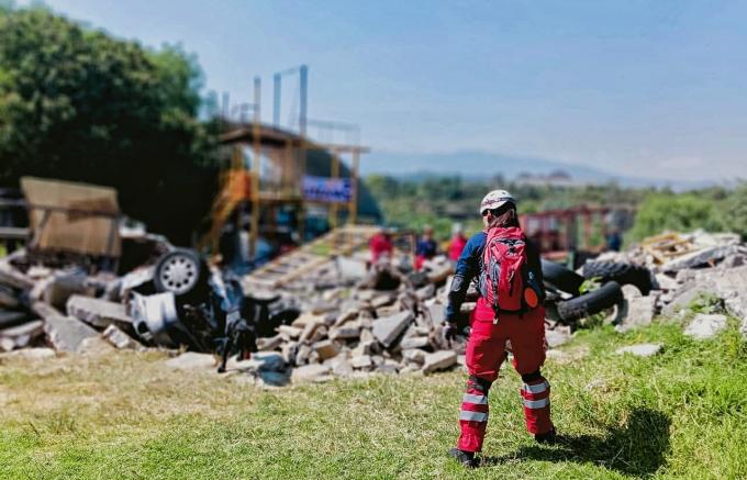Dos binomios del grupo SAR K9 de la Cruz Roja Mexicana en Puebla obtuvieron certificación internacional IRO.