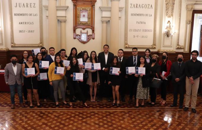Estudiantes participaron en Cabildo Universitario en el Ayuntamiento de Puebla