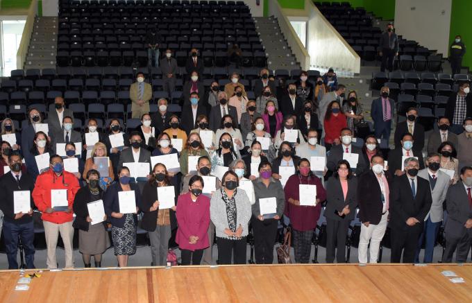 Reconoce BUAP labor docente con la entrega de 300 promociones académicas