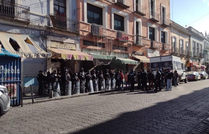 Gobernación municipal realiza operativo en el Centro Histórico de Puebla para inhibir el comercio informal