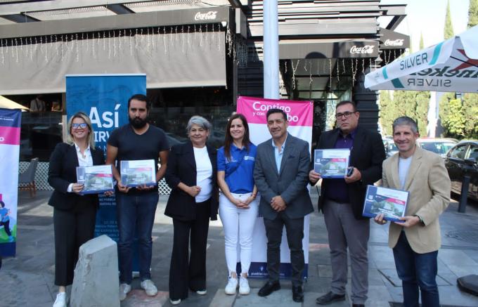 Ayuntamiento de Puebla entrega en custodia camellones de la Avenida Juárez.