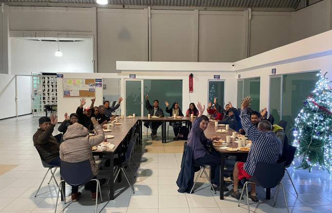 Celebran con cena el Fin de Año en el dormitorio municipal del SMDIF Puebla