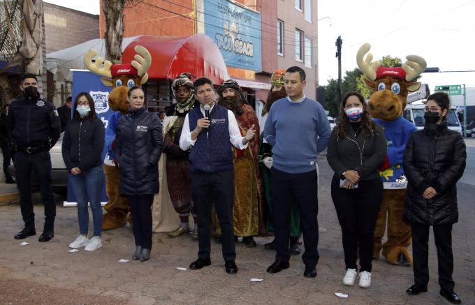 Entrega modernización de semáforos y balizamiento en avenidas de la ciudad el alcalde Eduardo Rivera.