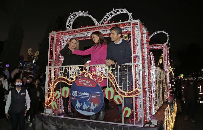 Más de 60 mil poblanas y poblanos disfrutaron el Desfile de Reyes Magos con Rumbo.