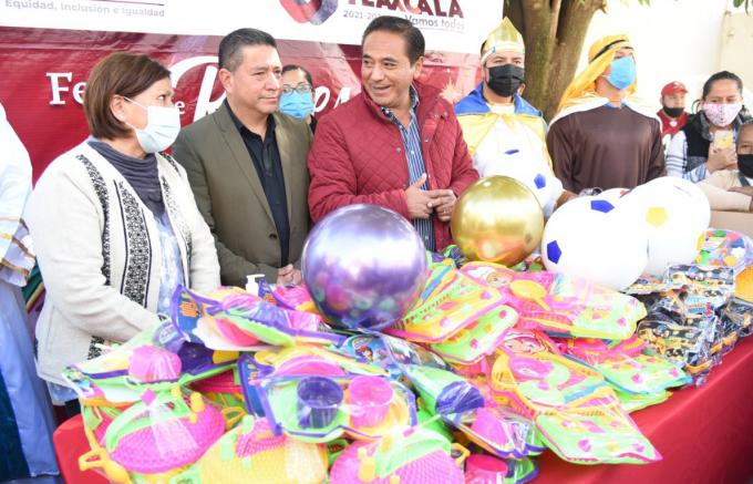 Celebra Jorge Corichi el Día de Reyes con niñas y niños de la Capital