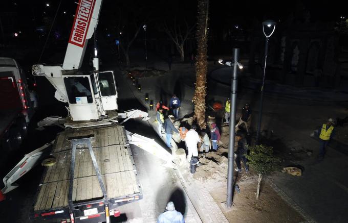 Ayuntamiento de Puebla planta árboles en la avenida Juárez y Paseo Bravo