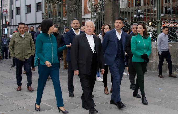 Ayuntamiento de Puebla pone en marcha el mantenimiento a la Catedral