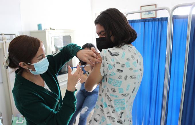 BUAP e IMSS llevan a cabo la Campaña de Vacunación Universitaria “Prevenir cuenta”