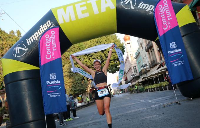 Participan cientos de poblanos en la Primera Carrera por la Salud Bucal