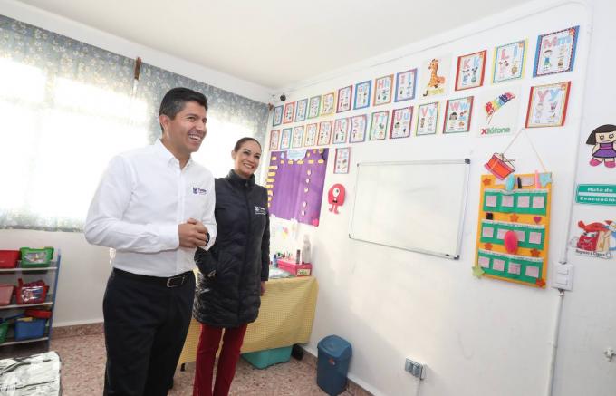 Entrega Ayuntamiento de Puebla apoyo 1500 a beneficiarios de estancias infantiles