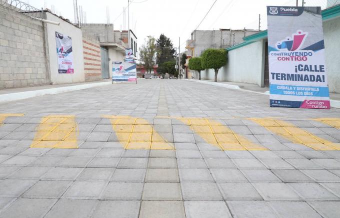 Entrega el Ayuntamiento de Puebla obra de adoquinamiento de la 2B Sur
