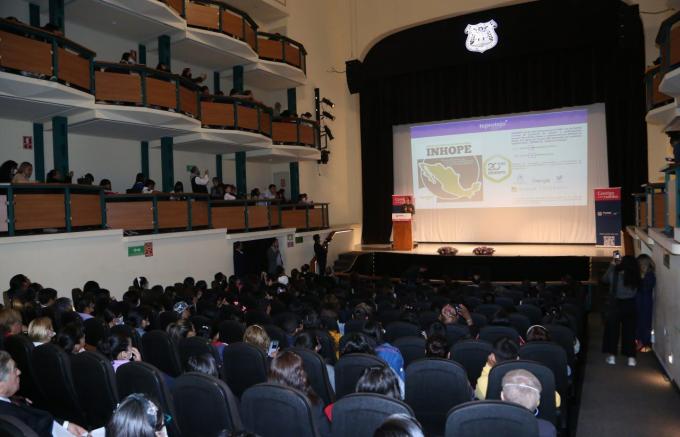 SMDIF Puebla combate cyberbullying