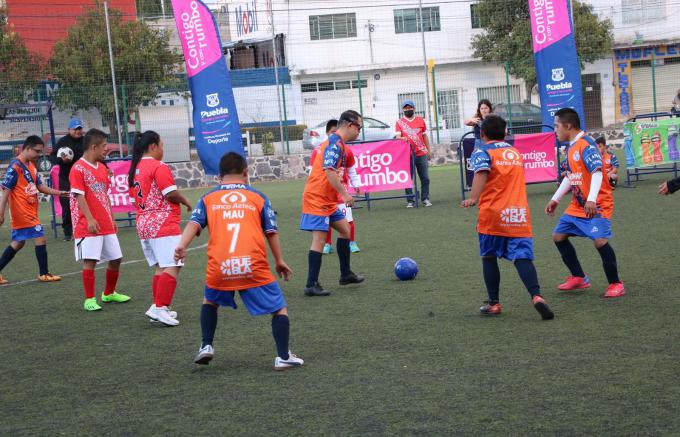 En Puebla, concluye el festival de Fut7 para personas con síndrome de down.