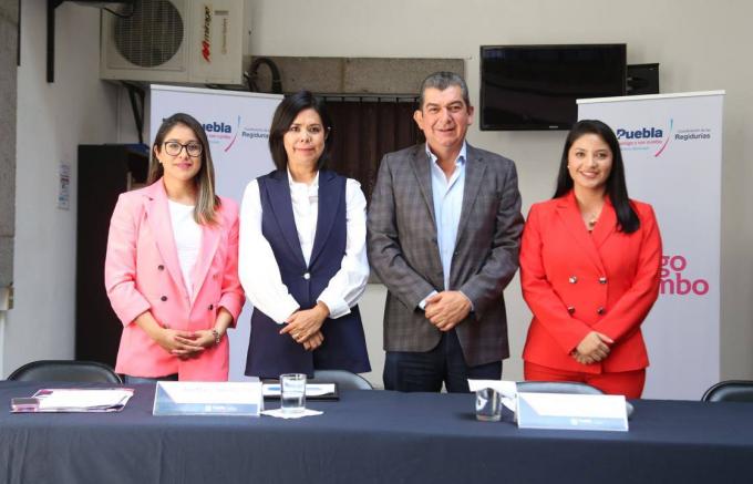 Regidores de la capital sigue trabajando por el buen rumbo de Puebla.